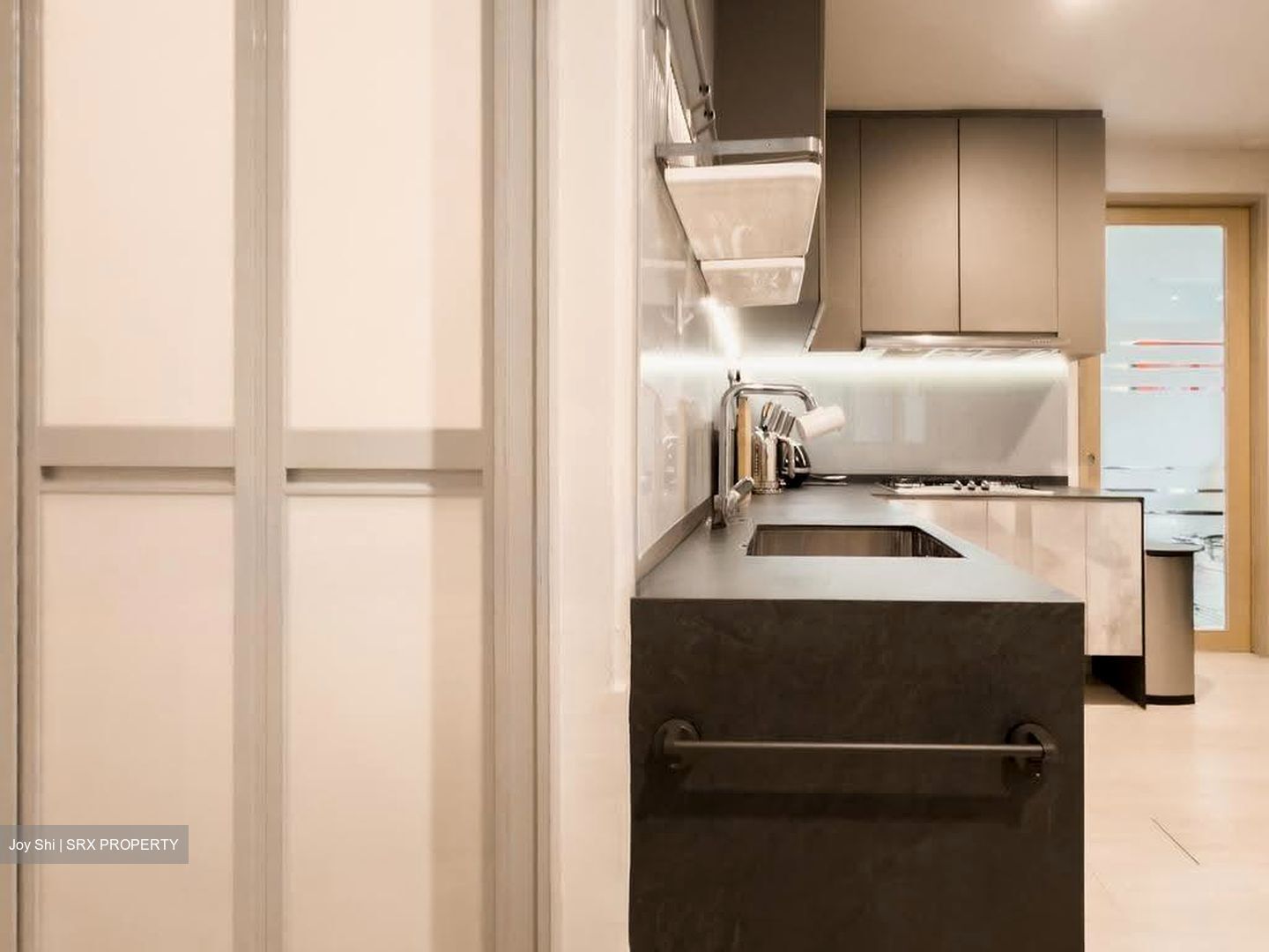 RiverGate (D9), Apartment #607392461